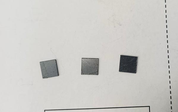 石墨片用什么切割呢？精密激光切割機(jī)！(圖1)